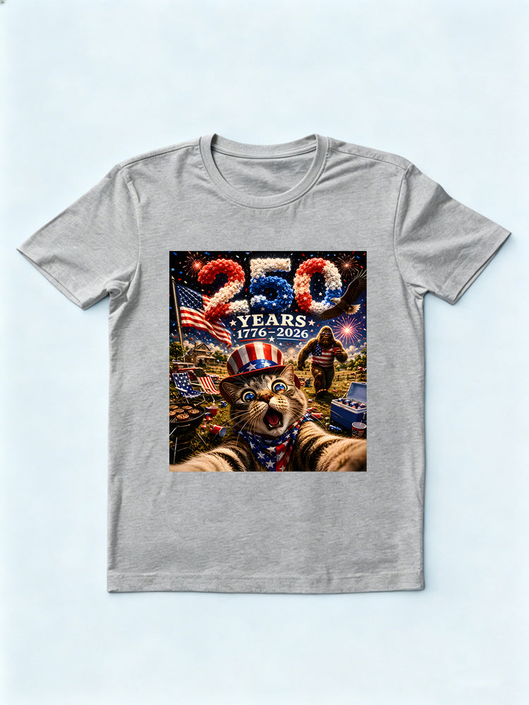 250 Years Fourth of July Cat Gift T-Shirt