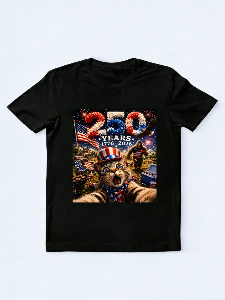 250 Years Fourth of July Cat Gift T-Shirt