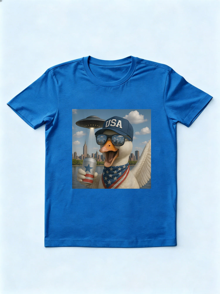 Goose Selfie With Alien UFO American Flag Independence Day Gift T-Shirt