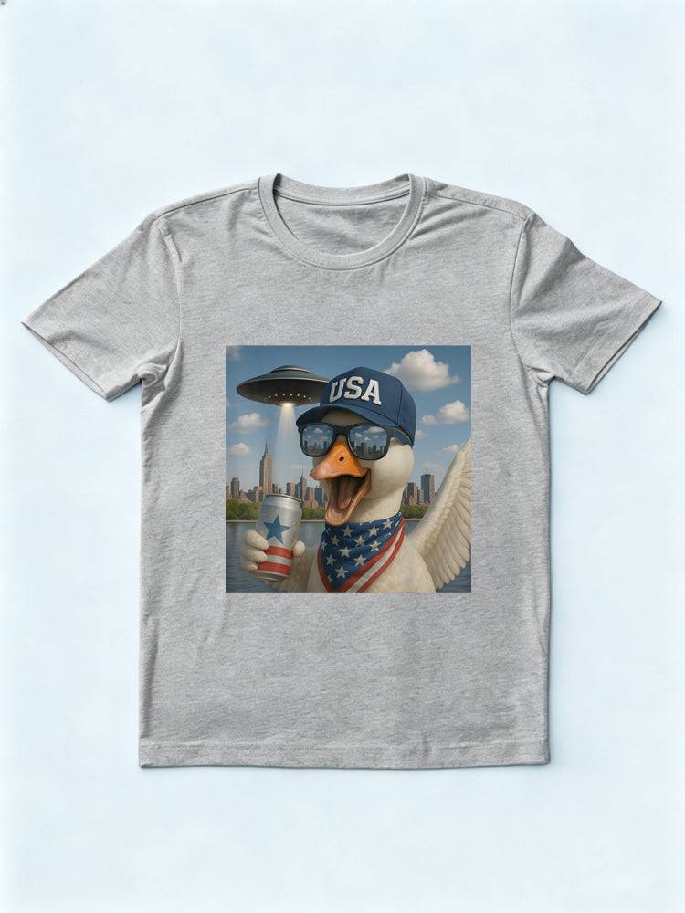 Goose Selfie With Alien UFO American Flag Independence Day Gift T-Shirt