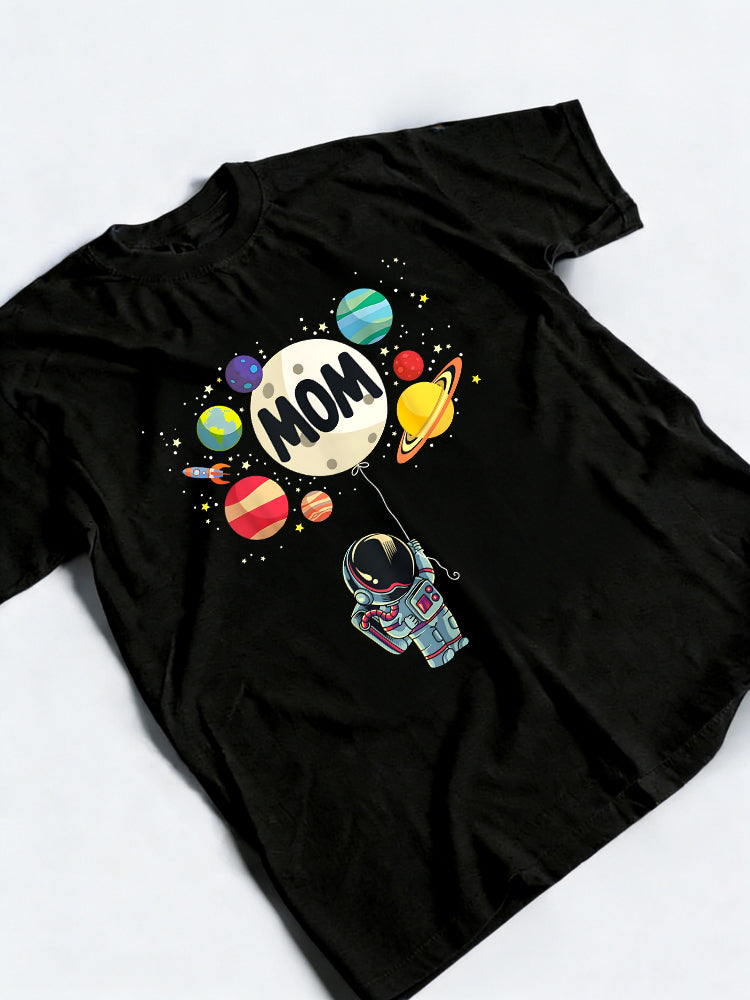 Mom of Birthday Space Astronaut Birthday Gift T-shirt