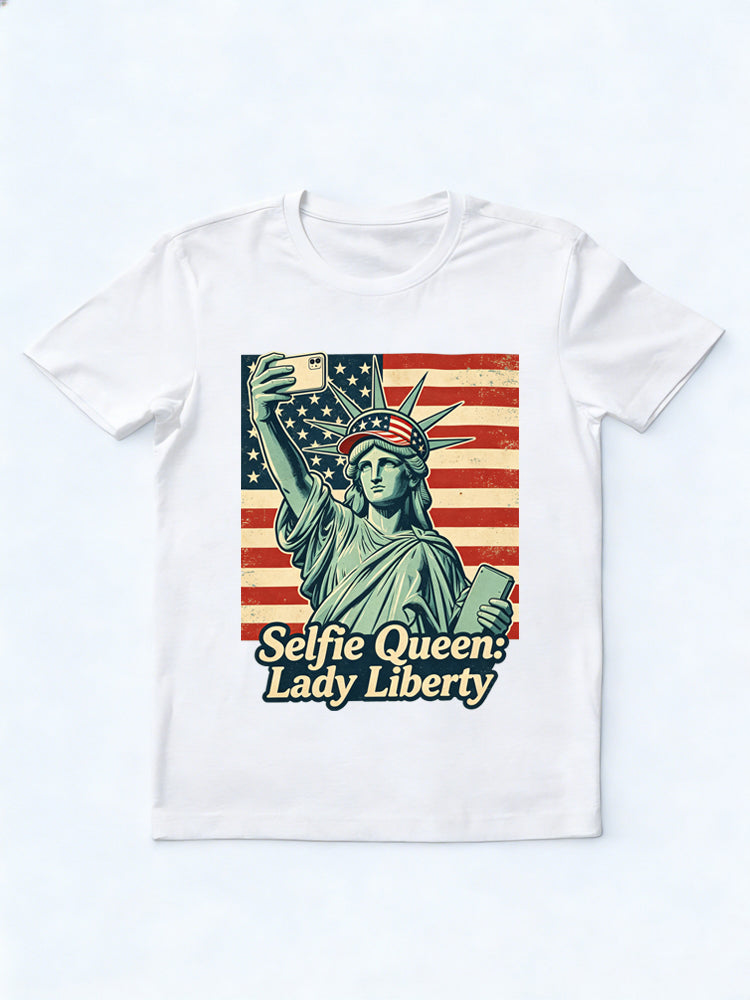 Selfie Queen Lady Liberty Gift T-shirt